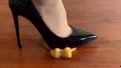 国产的高跟鞋好吗视频,探寻本土时尚风采